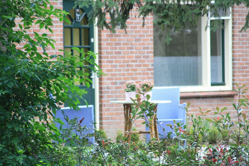Biedermeier Born Rom bilde